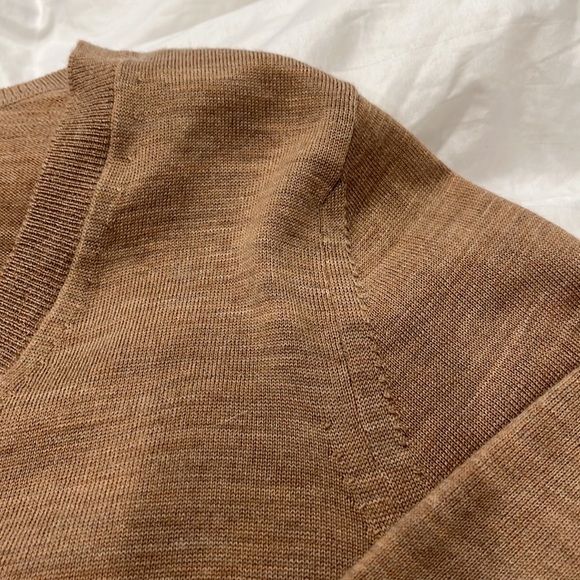 Banana Republic Long Sleeve Sweater V neck sweater 100% Merino wool size M - Picture 4 of 9